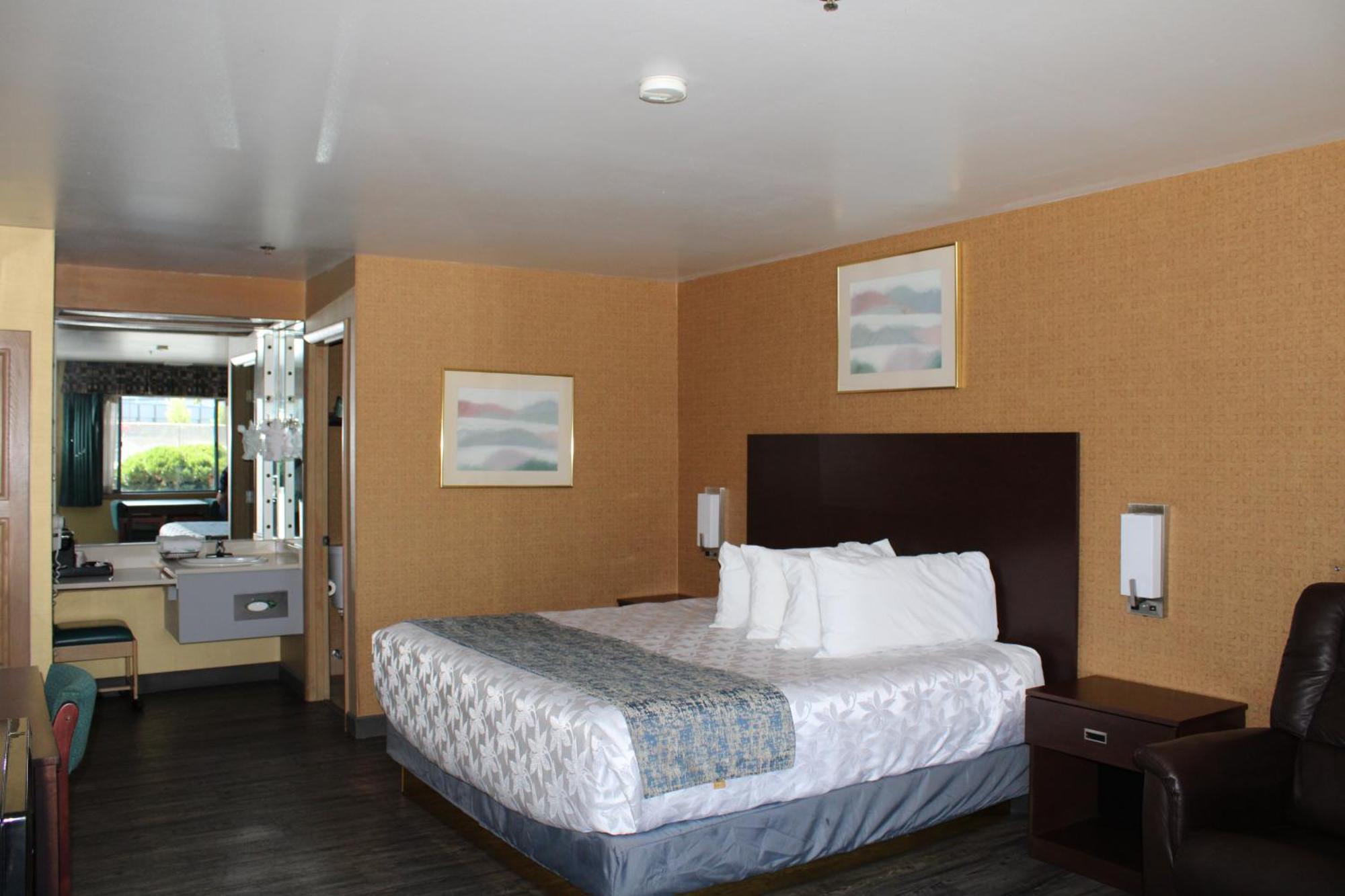 Americas Best Value Inn - Phoenix / Ashland Ngoại thất bức ảnh