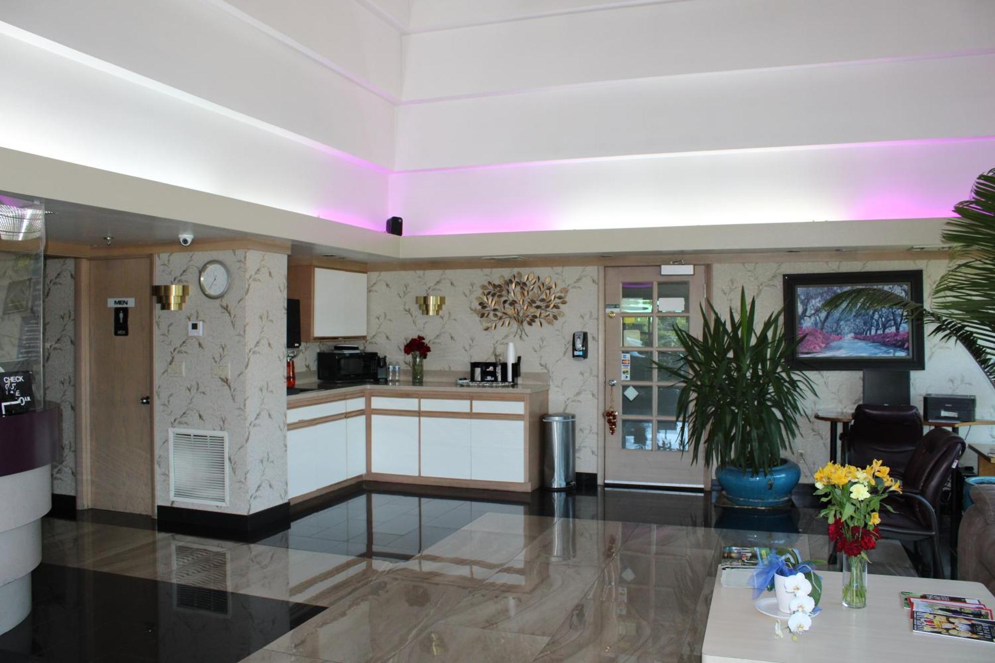 Americas Best Value Inn - Phoenix / Ashland Ngoại thất bức ảnh